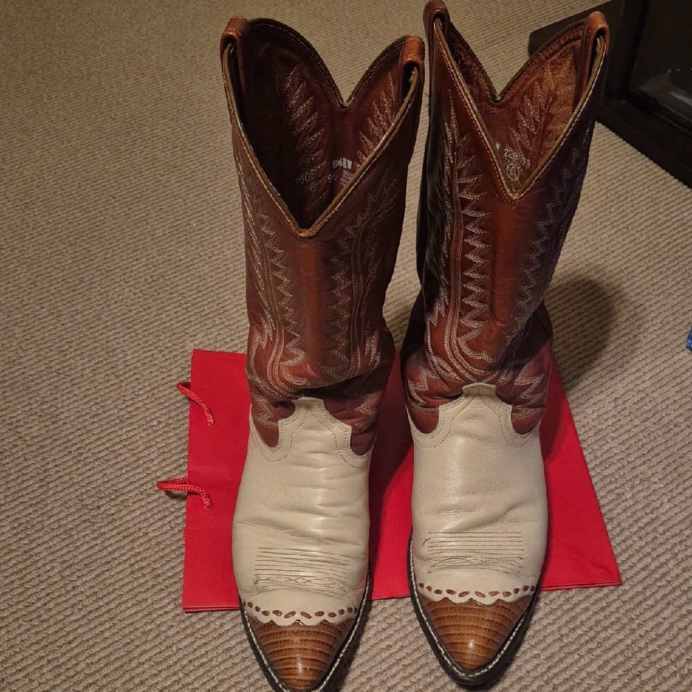 Men's Brown and Cream Cowboy Boots - Picture 2 of 8